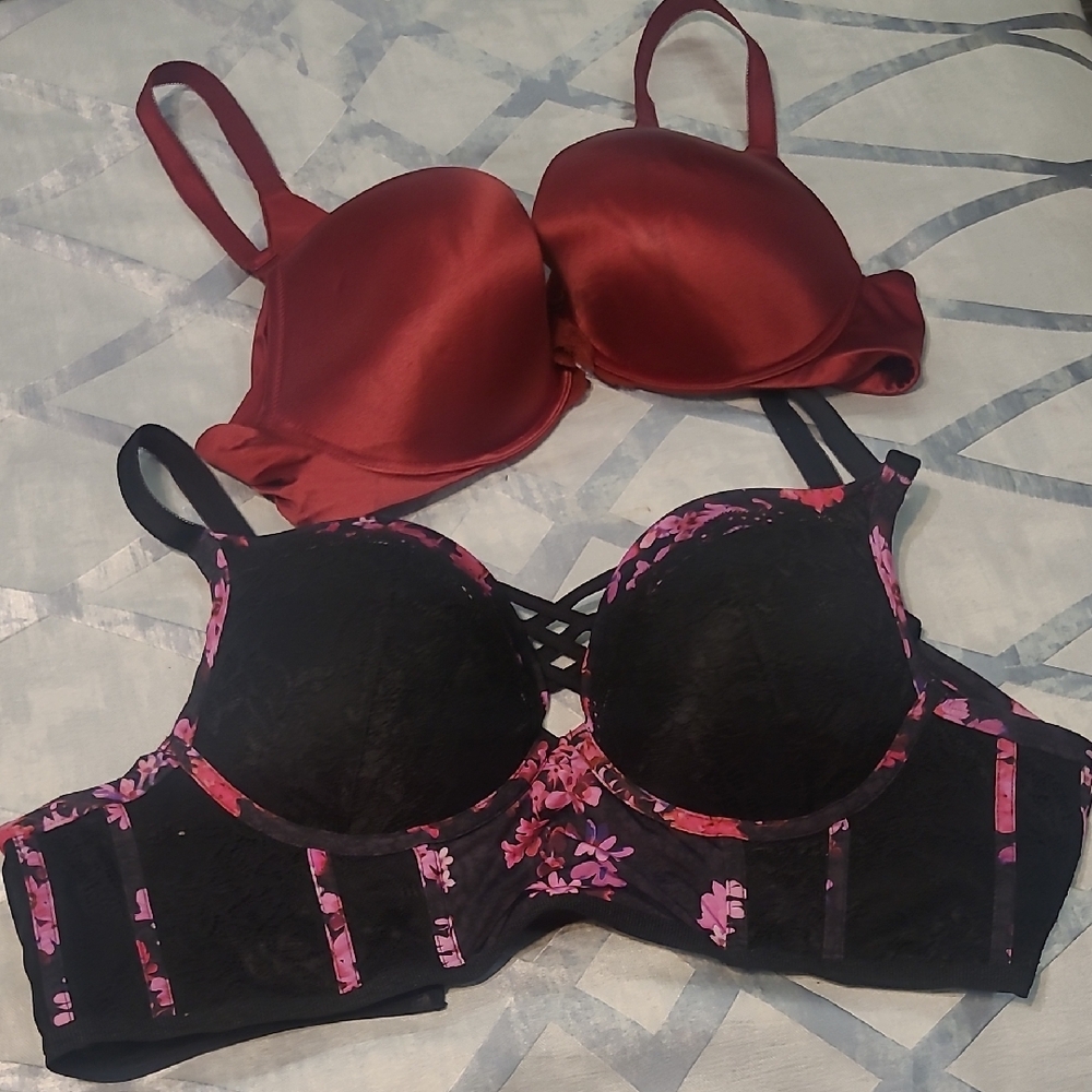 2 Torrid Bras Elegant Black and Red Women's Intimate Bra 40c